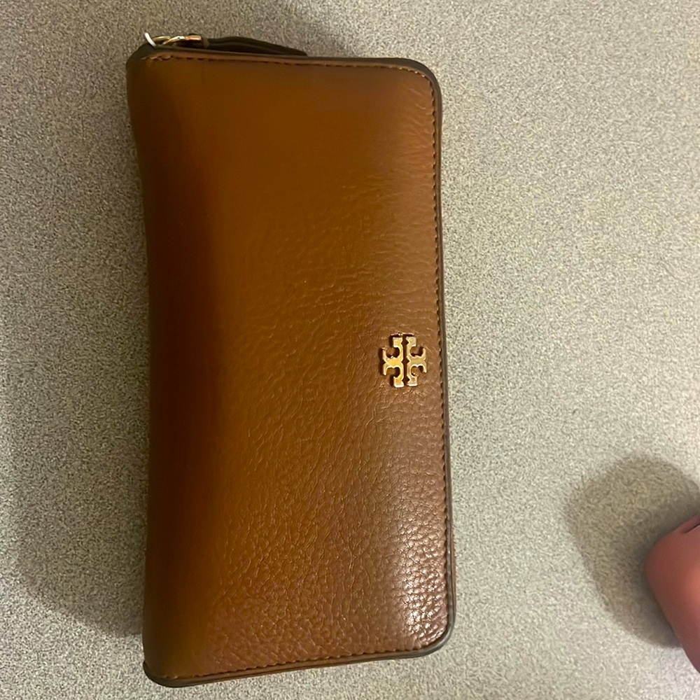 Beautiful Tory Burch Wallet